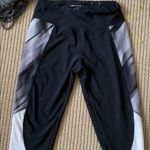 Marika black and white leggings